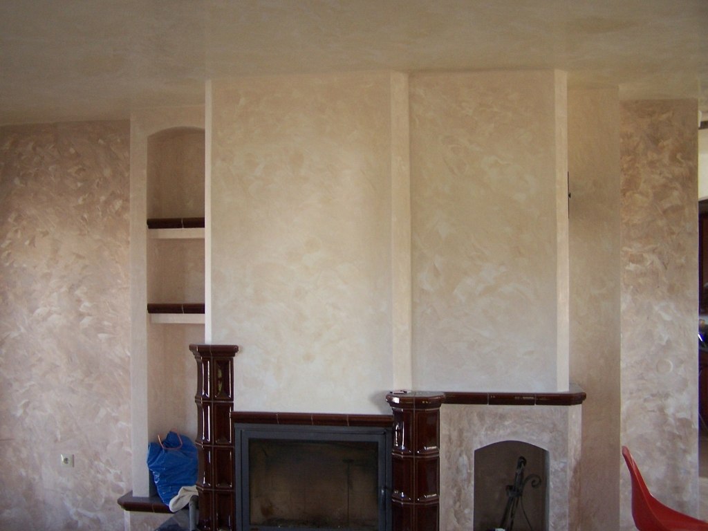 Fireplace with marble plaster (calce antica)